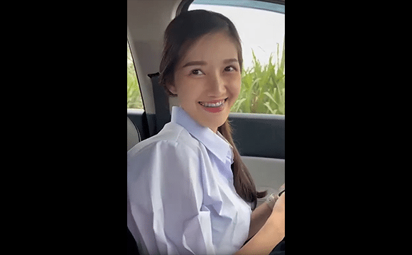 คลิปโป๊Onlyfans ดรีม น้องนักเรียน โดนล้วงก่อนไปเรียน หีงามๆขนหร่อมแหร๋มสวยมาก Ndream